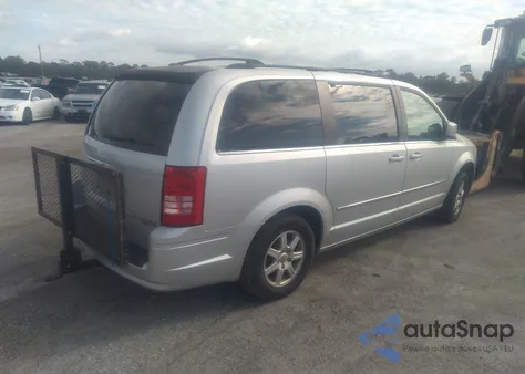 2010 Chrysler Town & Country Touring from USA, damaged, VIN 2A4RR5D14AR413022